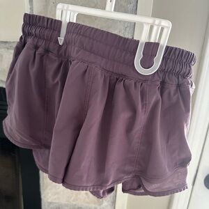 Lululemon Hotty Hot Shorts 2.5”